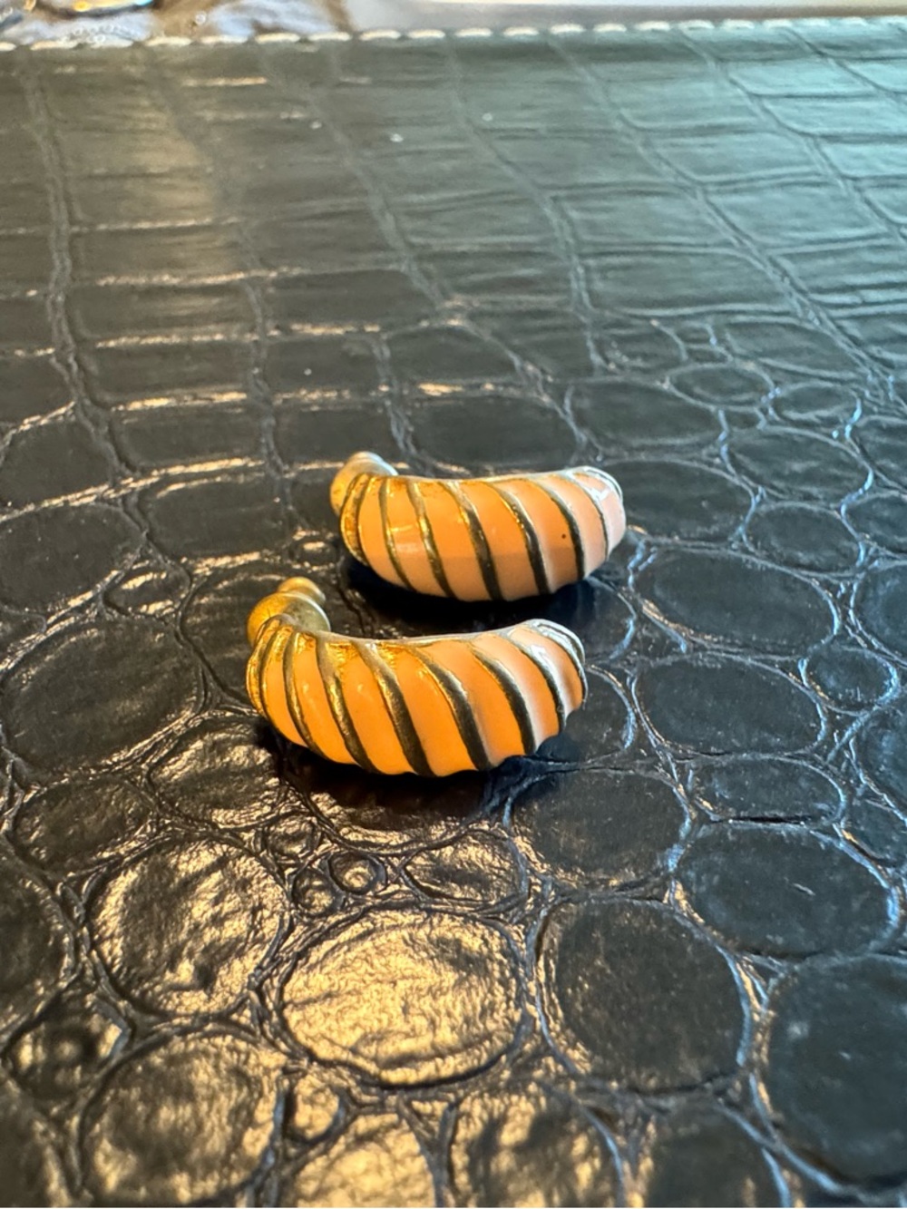 Bundle 3 for $10 Vintage 80’s Peach Enamel gold tone pierced Earrings